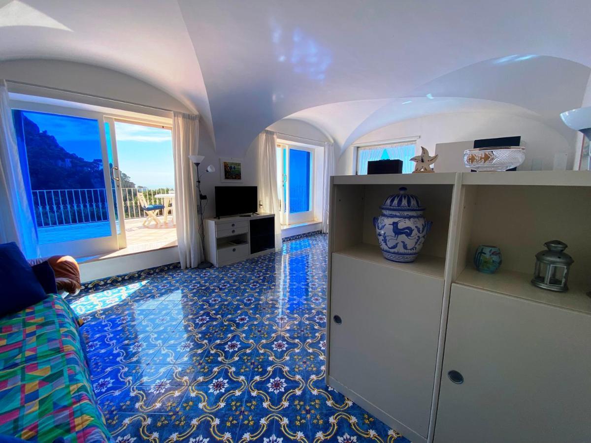Regina Di - Vista Faraglioni Apartment *