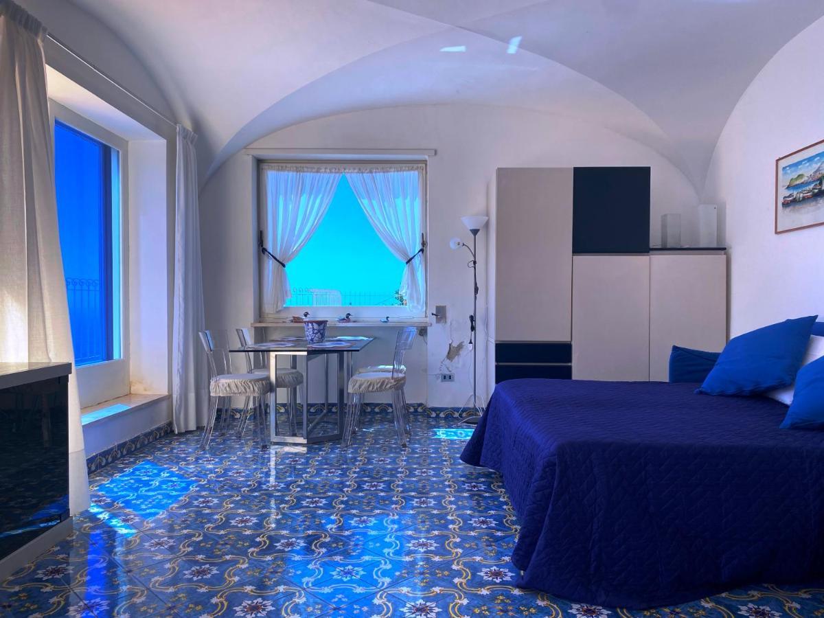 Regina Di - Vista Faraglioni Apartment *
